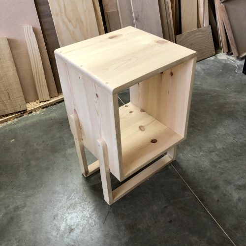 Mesa auxiliar para Itziar